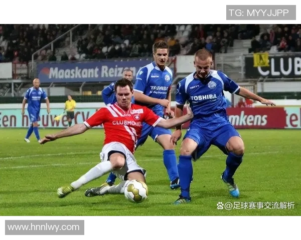 阿贾青年与马斯特的精彩对决揭示足球战术与团队合作的魅力