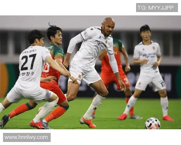 福冈黄蜂迎战横滨FC强强对决引发球迷热情期待