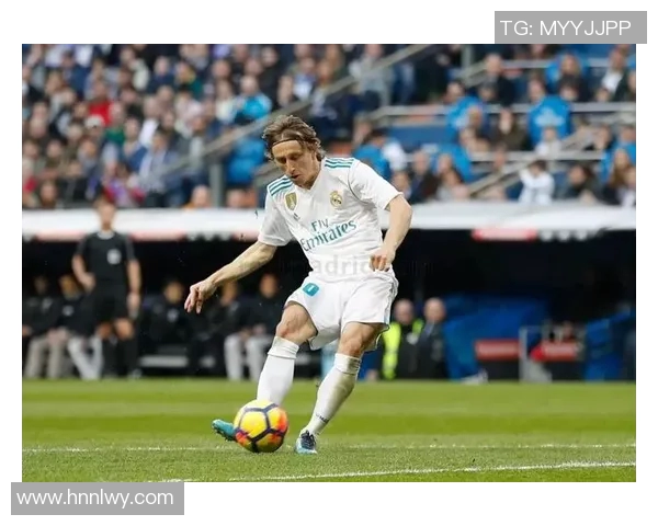 莫德里奇:足球场上的艺术家与战士,传奇生涯的背后故事与荣耀时刻 莫德里奇:足球场上的艺术家与战士,传奇生涯的背后故事与荣耀时刻