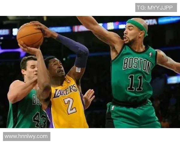 马尚布鲁克斯的篮球生涯与个人魅力探秘:从新星到传奇的成长之路 马尚布鲁克斯的篮球生涯与个人魅力探秘:从新星到传奇的成长之路