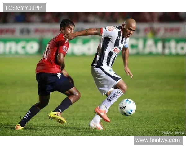 阿苏尔与蒙特瑞的激烈对决展现足球魅力与战术智慧的巅峰较量