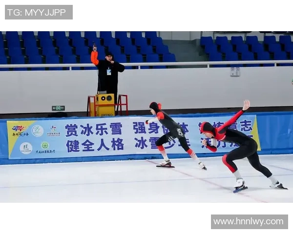 新疆雪豹与黑龙江球队对决展现冰雪运动魅力与团队精神的较量
