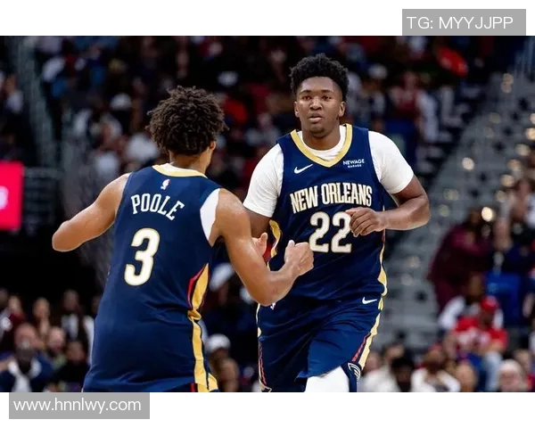 鹈鹕与勇士季后赛第三场激战回顾精彩瞬间与关键时刻分析