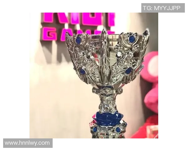 IG战术解析：世界冠军杯中展现的团队协作与策略深度